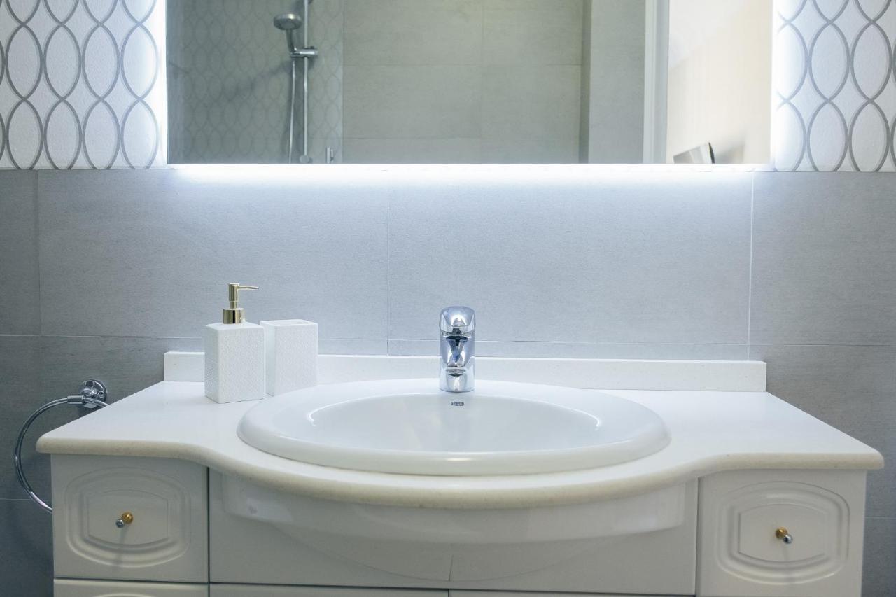 Pangsapuri 300 m² dengan 5 bilik tidur dan 4 bilik mandi peribadi di Salamanca Madrid Luaran gambar