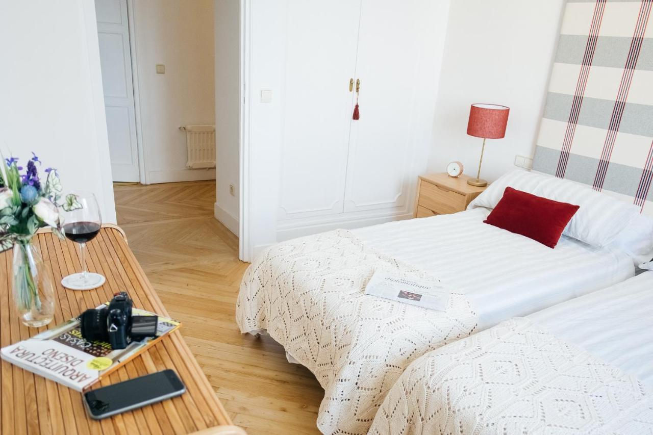 Pangsapuri 300 m² dengan 5 bilik tidur dan 4 bilik mandi peribadi di Salamanca Madrid Luaran gambar
